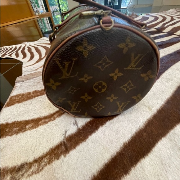 Louis Vuitton Monogram Canvas Papillon 30 Bag. - Picture 2 of 8